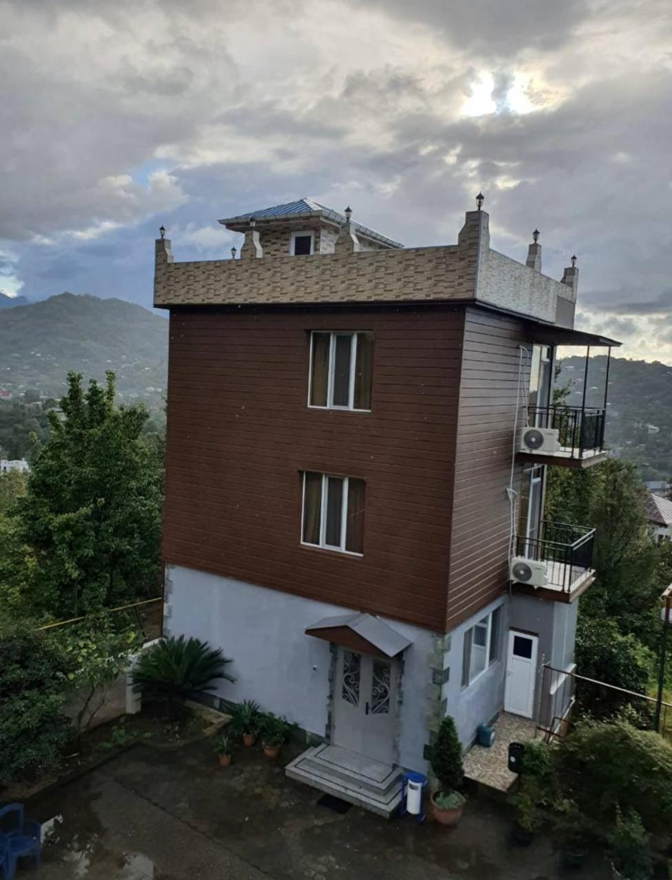 Gt House Batumi Hotel Екстериор снимка