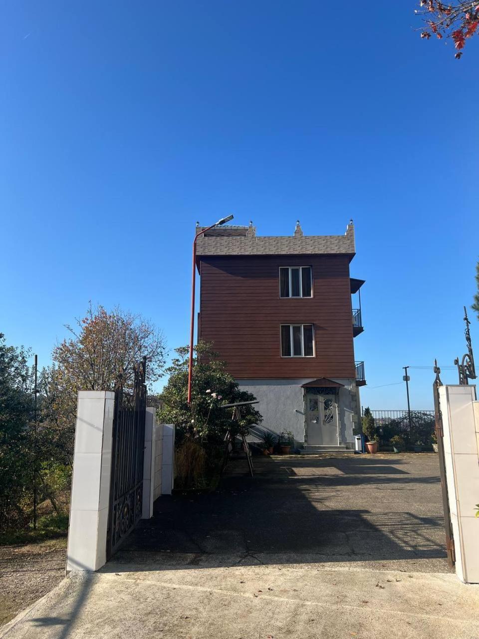 Gt House Batumi Hotel Екстериор снимка