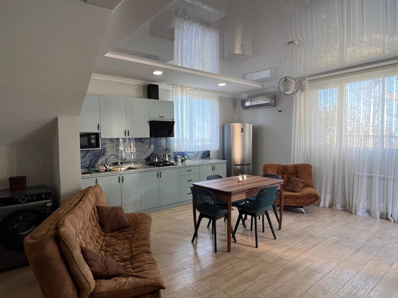 Gt House Batumi Hotel Екстериор снимка