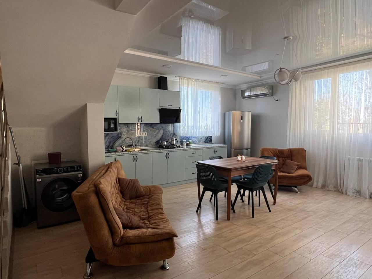 Gt House Batumi Hotel Екстериор снимка