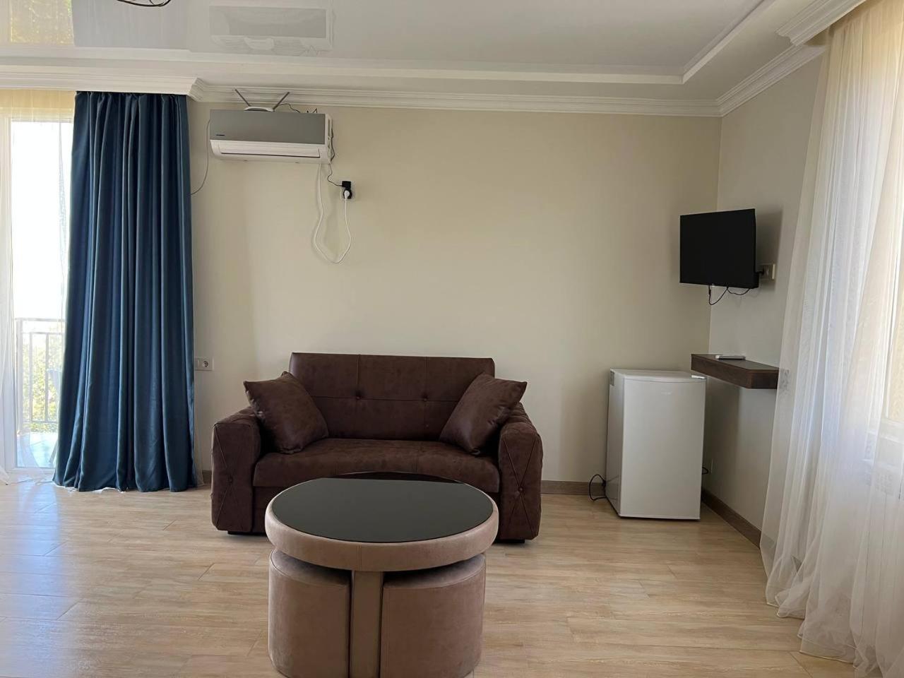Gt House Batumi Hotel Екстериор снимка