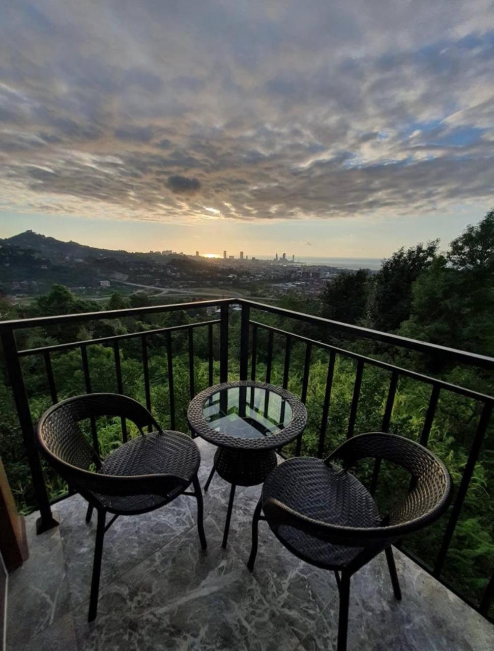 Gt House Batumi Hotel Екстериор снимка